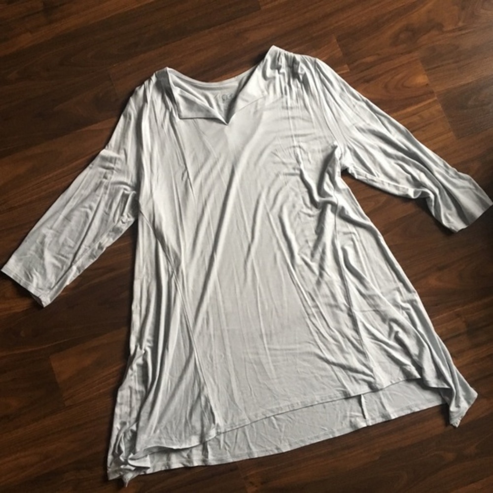 LOGO Lori Goldstein Light Gray Half Sleeve Top